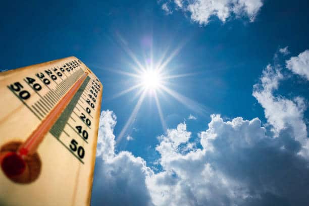 Thermometer Sun high Degres. Hot summer day. High Summer temperatures average monthly electric bill with solar panels Thermometer Sun 40 Degres. Hot summer day. High Summer temperatures Temperature And Weather Conditions stock pictures, royalty-free photos & images